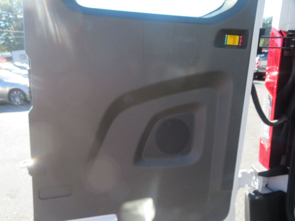Photo 19 of this FORD TRANSIT