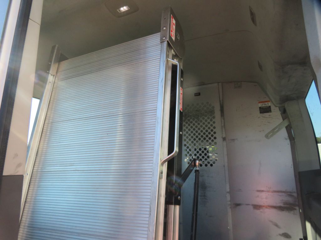 Photo 23 of this FORD TRANSIT