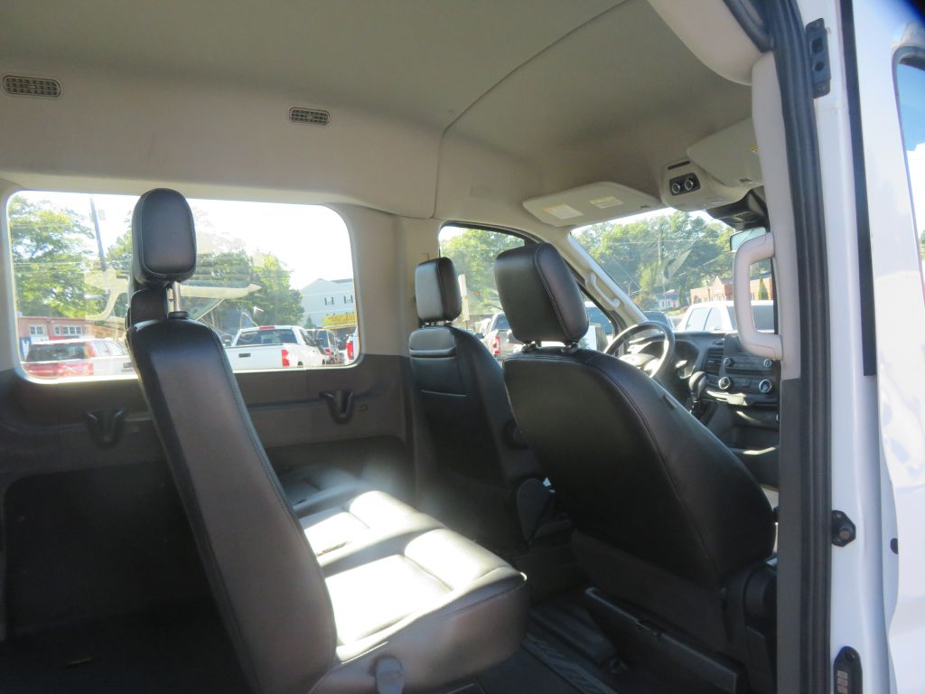Photo 27 of this FORD TRANSIT