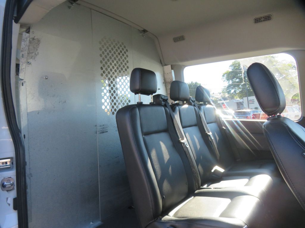 Photo 28 of this FORD TRANSIT