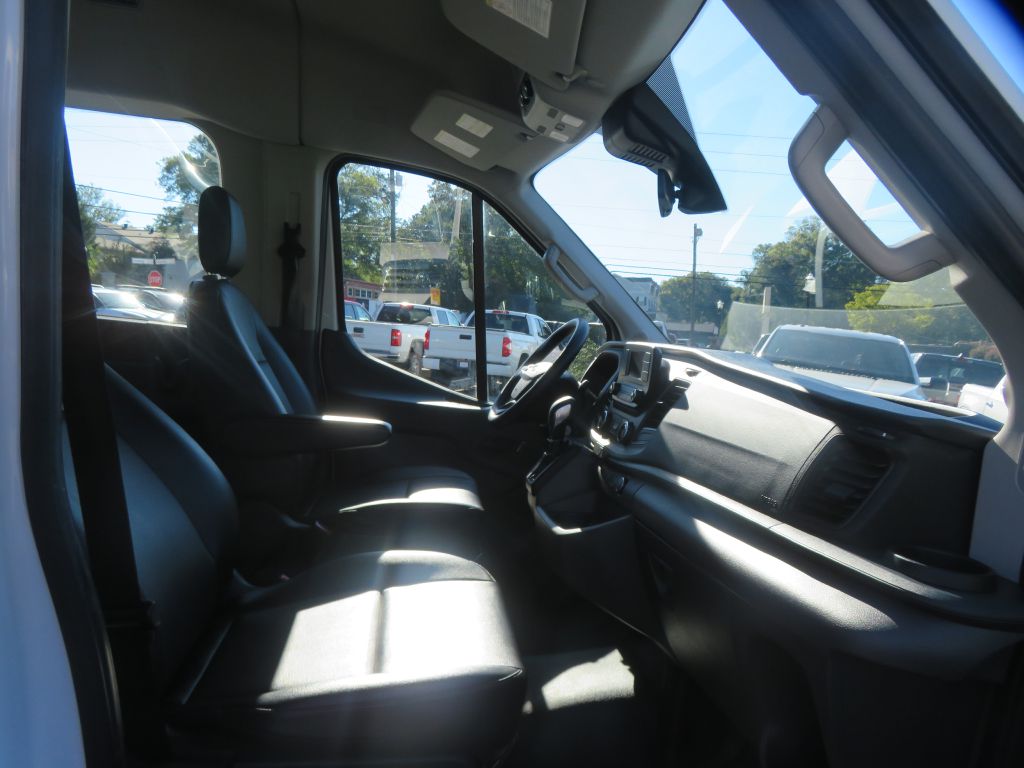 Photo 31 of this FORD TRANSIT