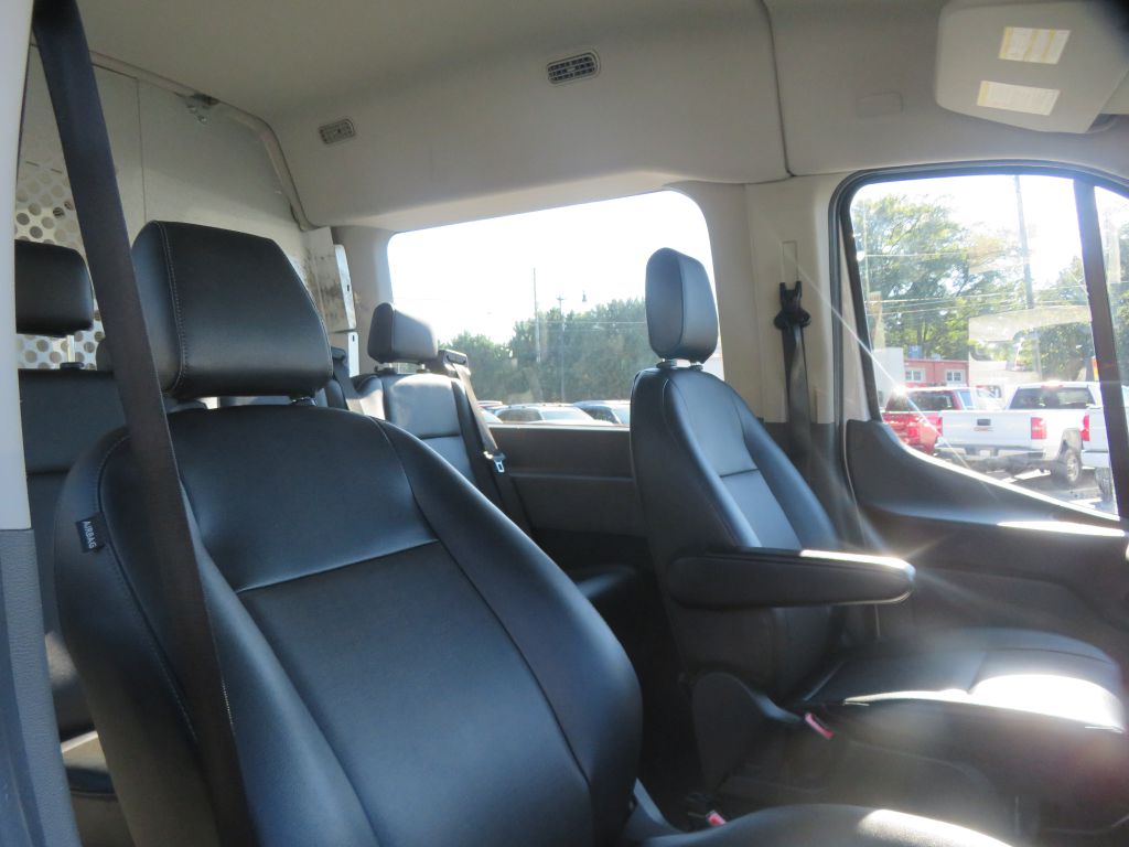 Photo 34 of this FORD TRANSIT