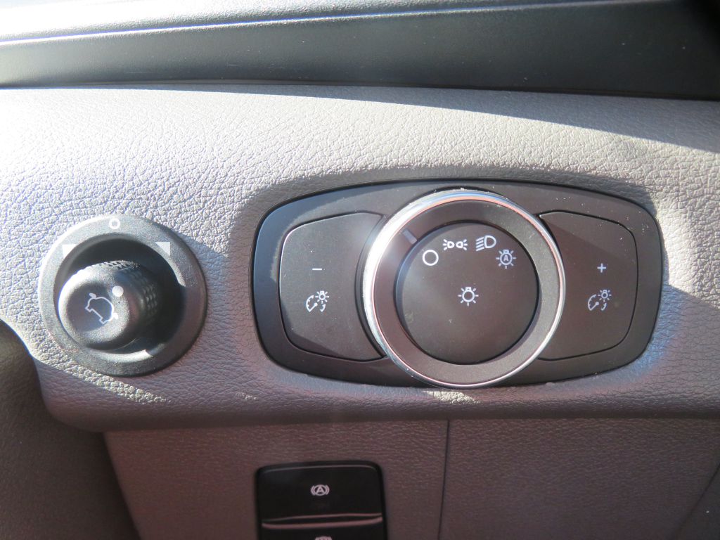 Photo 53 of this FORD TRANSIT