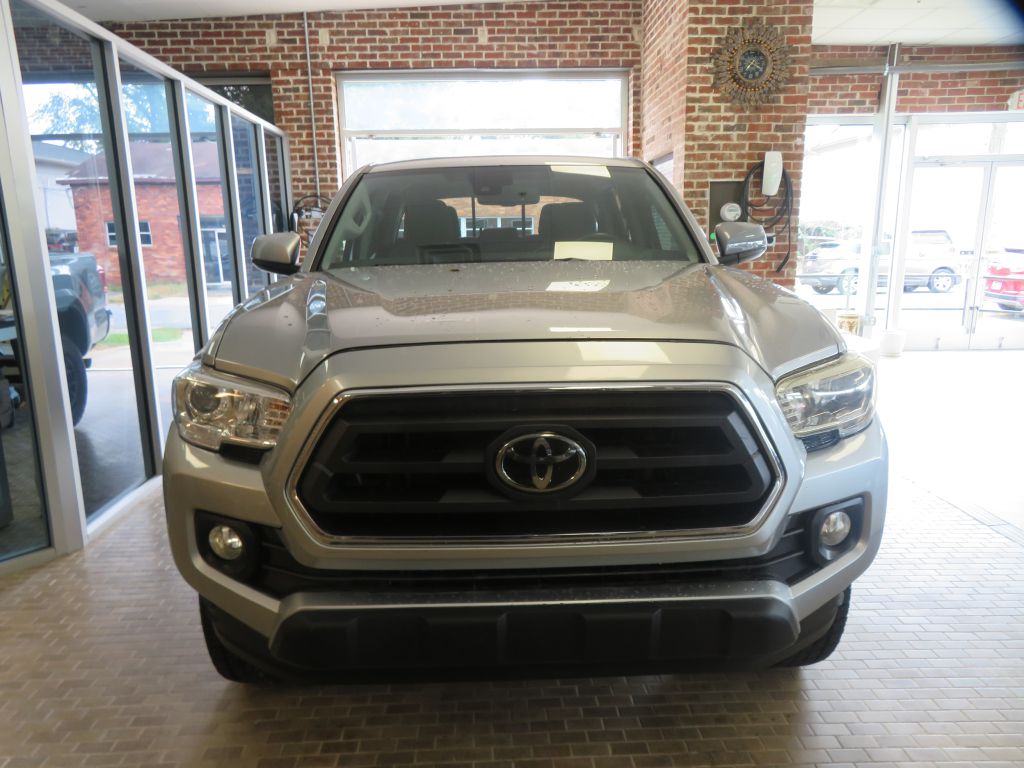Photo 2 of this TOYOTA TACOMA