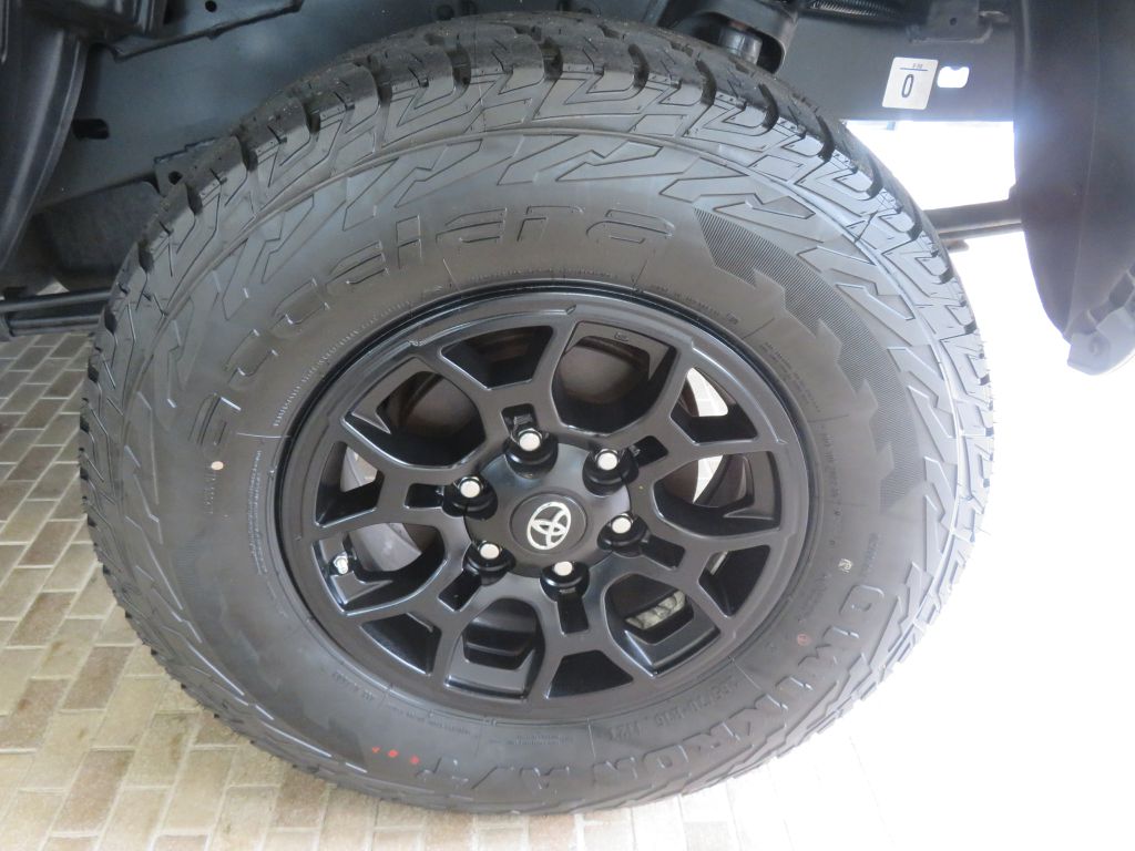 Photo 8 of this TOYOTA TACOMA