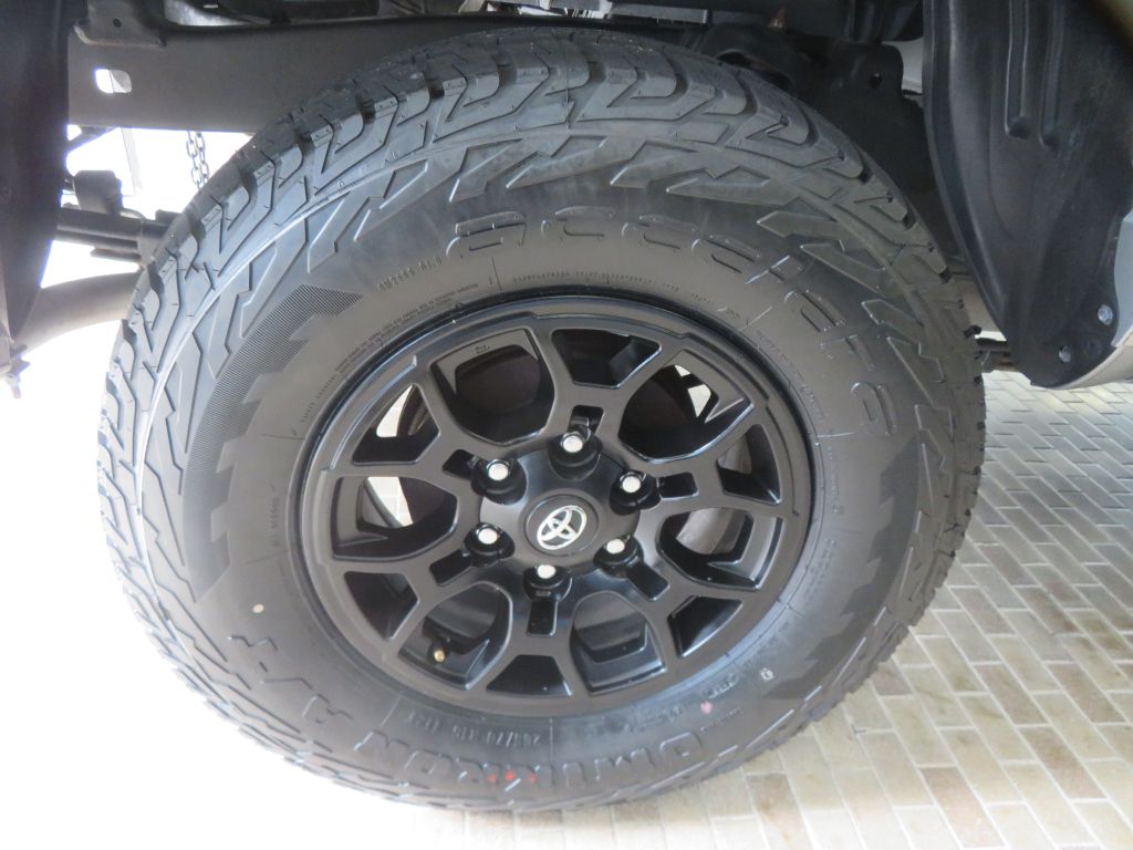 Photo 9 of this TOYOTA TACOMA