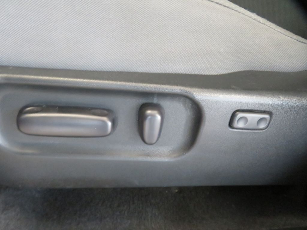 Photo 16 of this TOYOTA TACOMA