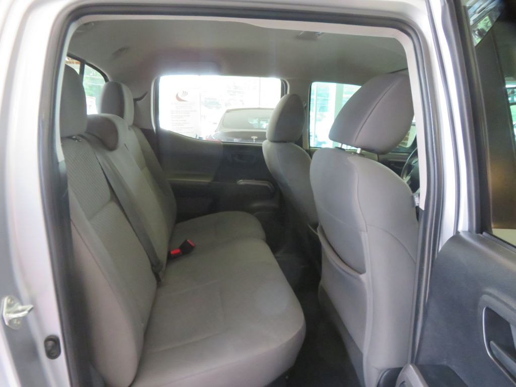 Photo 20 of this TOYOTA TACOMA