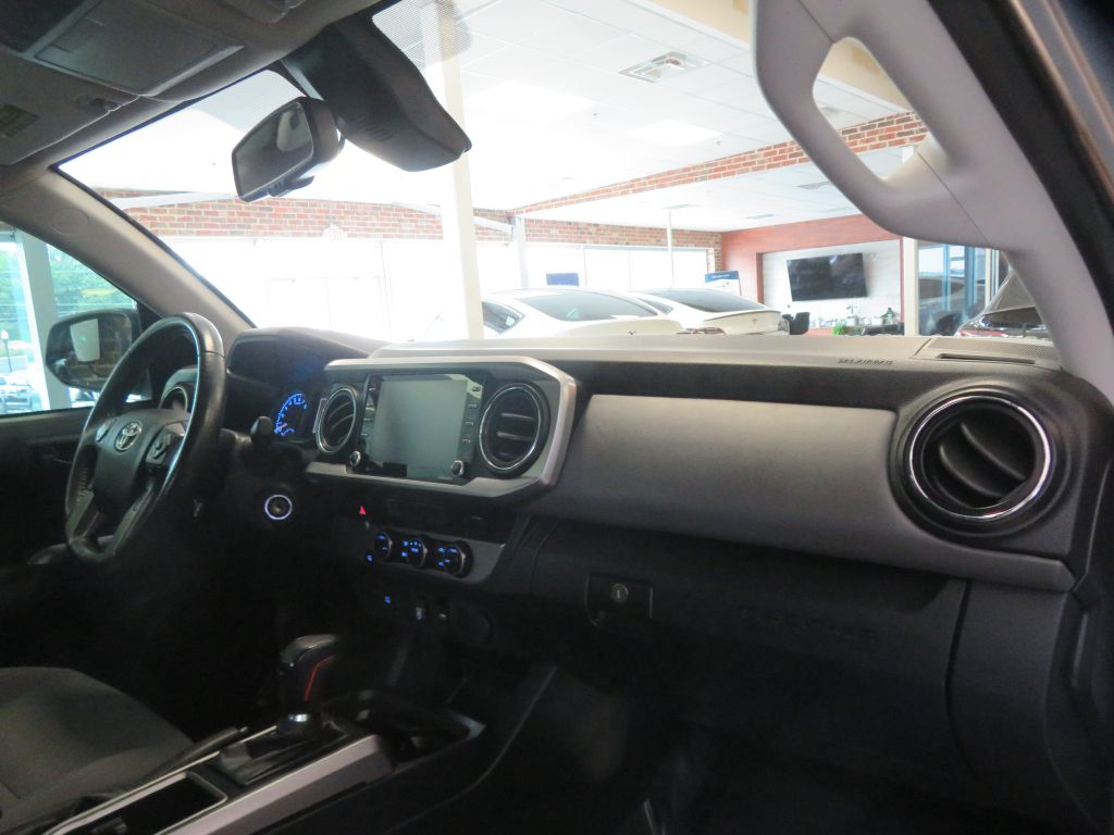 Photo 26 of this TOYOTA TACOMA