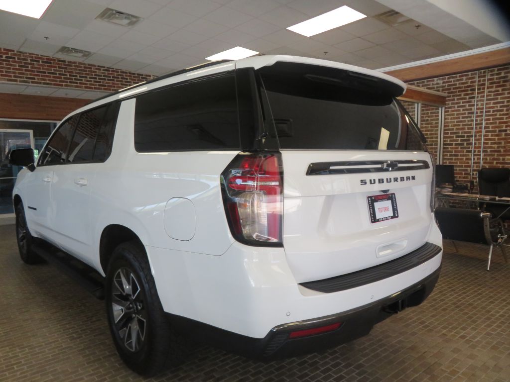 Photo 6 of this CHEVROLET SUBURBAN