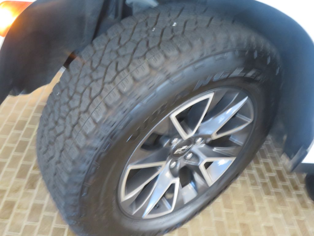 Photo 11 of this CHEVROLET SUBURBAN