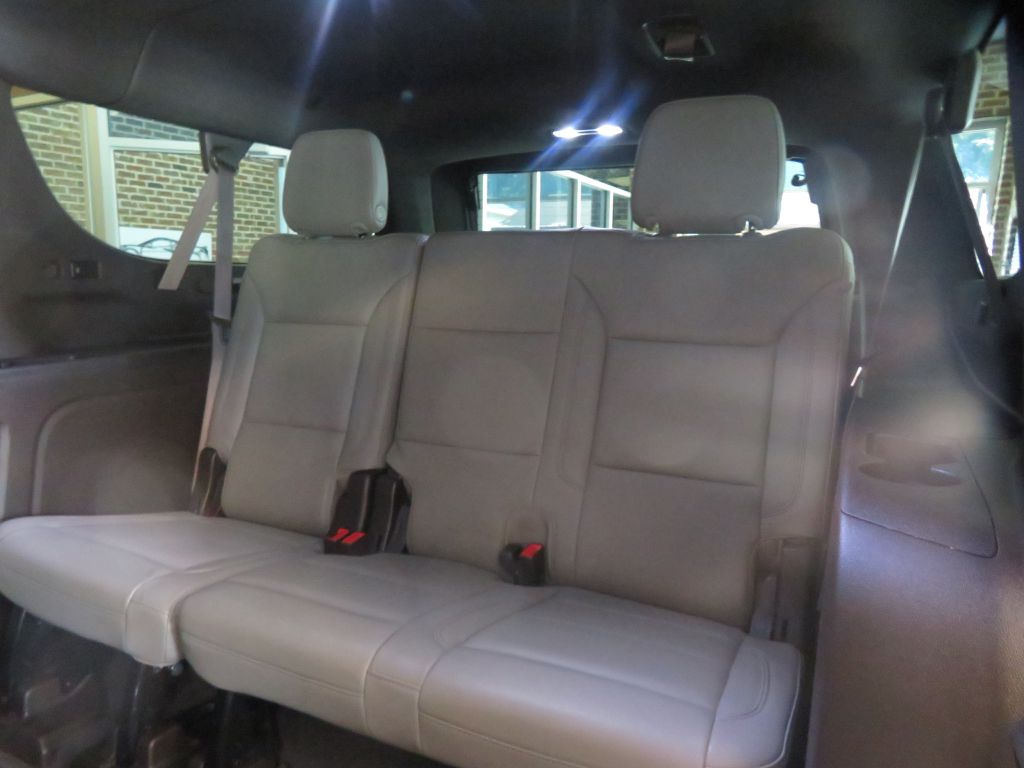 Photo 21 of this CHEVROLET SUBURBAN