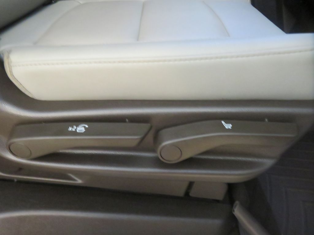 Photo 25 of this CHEVROLET SUBURBAN