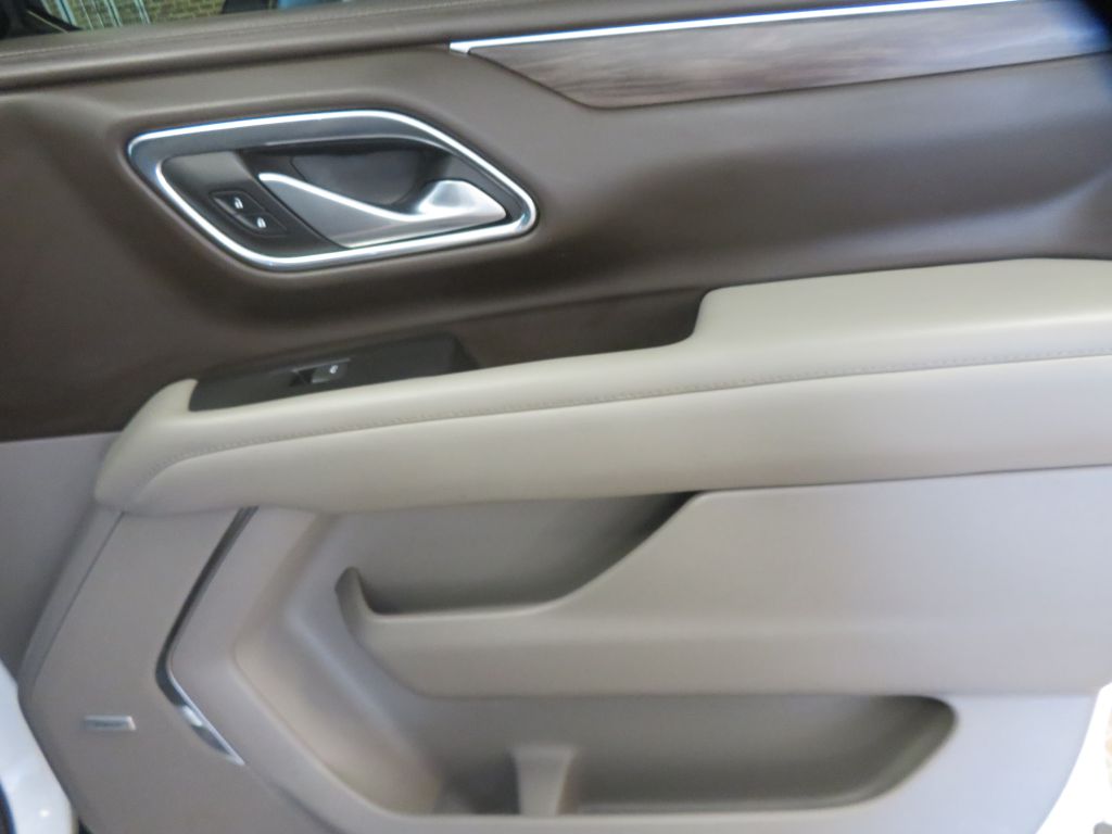 Photo 28 of this CHEVROLET SUBURBAN