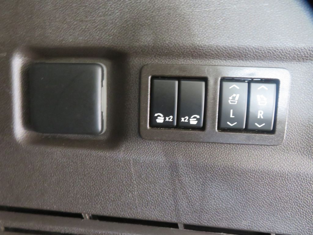 Photo 56 of this CHEVROLET SUBURBAN