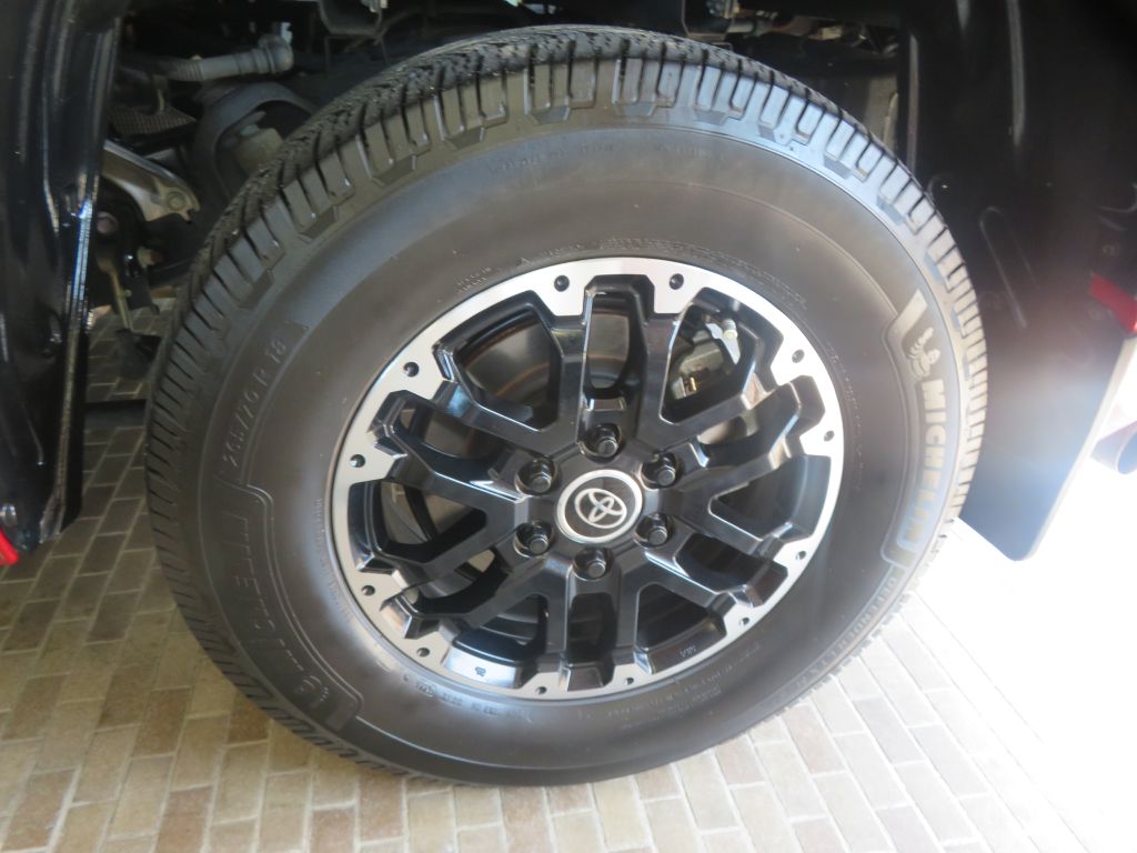 Photo 8 of this TOYOTA TUNDRA