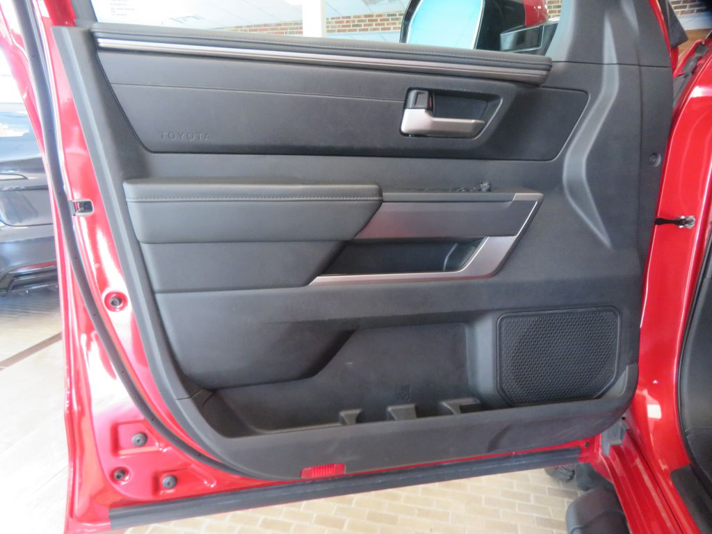 Photo 13 of this TOYOTA TUNDRA