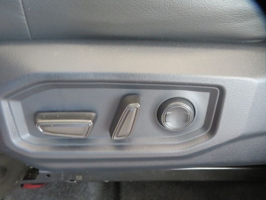 Photo 16 of this TOYOTA TUNDRA