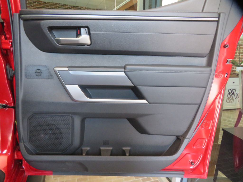 Photo 21 of this TOYOTA TUNDRA
