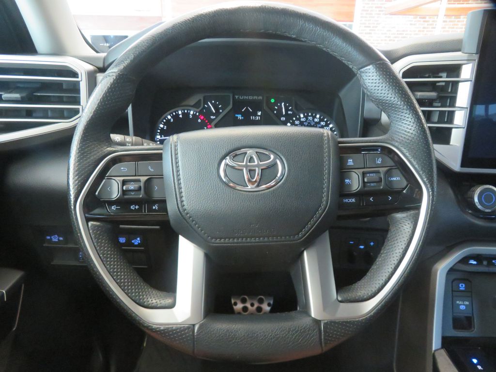 Photo 30 of this TOYOTA TUNDRA