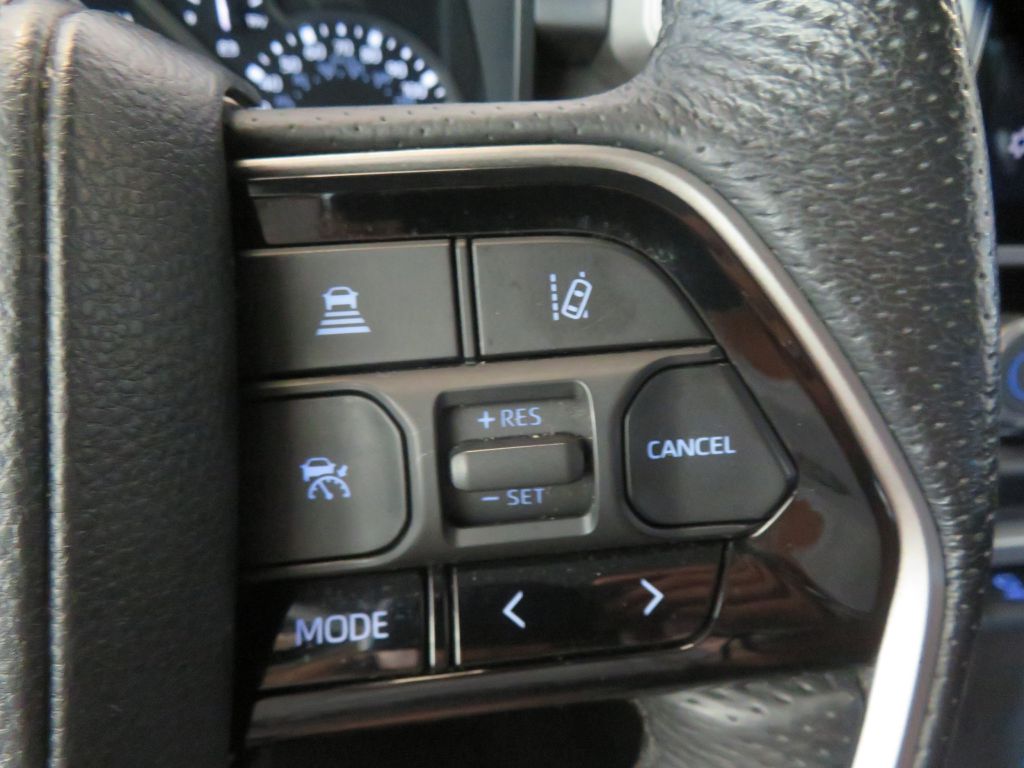 Photo 34 of this TOYOTA TUNDRA