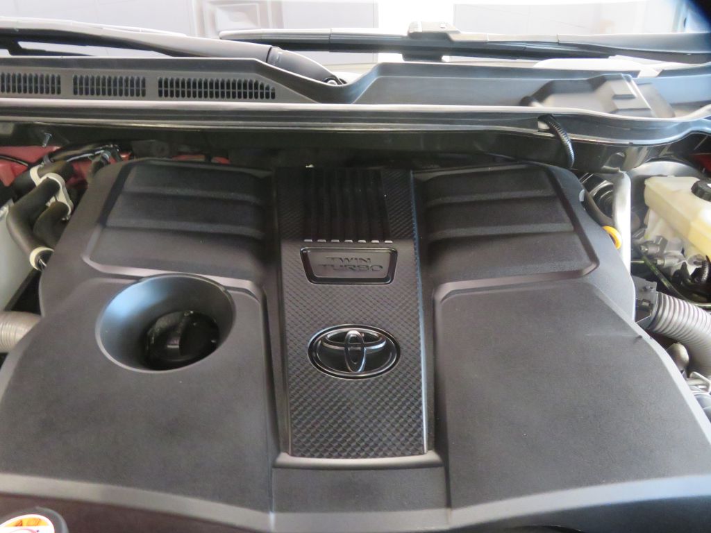 Photo 48 of this TOYOTA TUNDRA