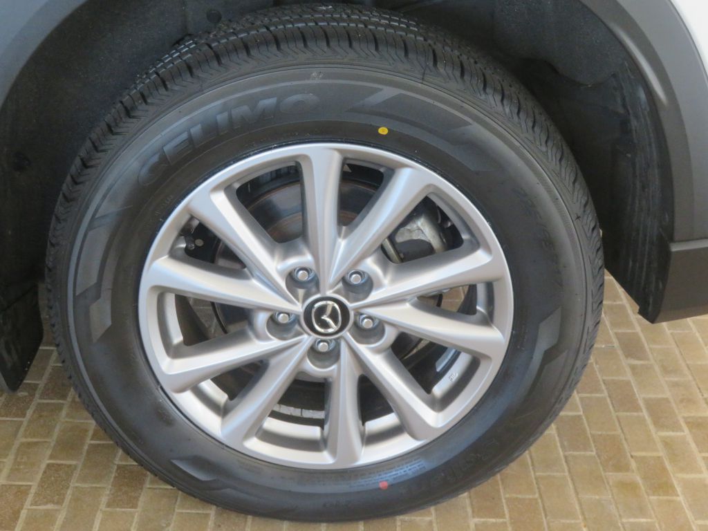 Photo 8 of this MAZDA CX-5