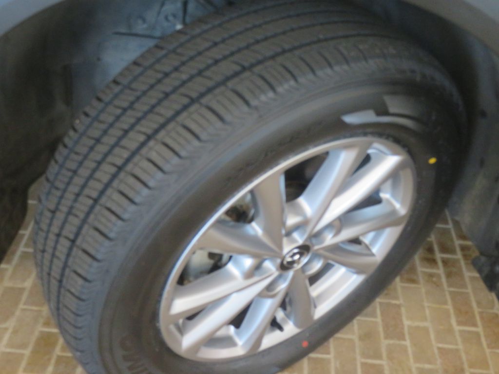 Photo 11 of this MAZDA CX-5