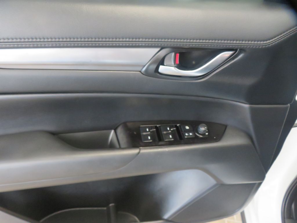 Photo 14 of this MAZDA CX-5