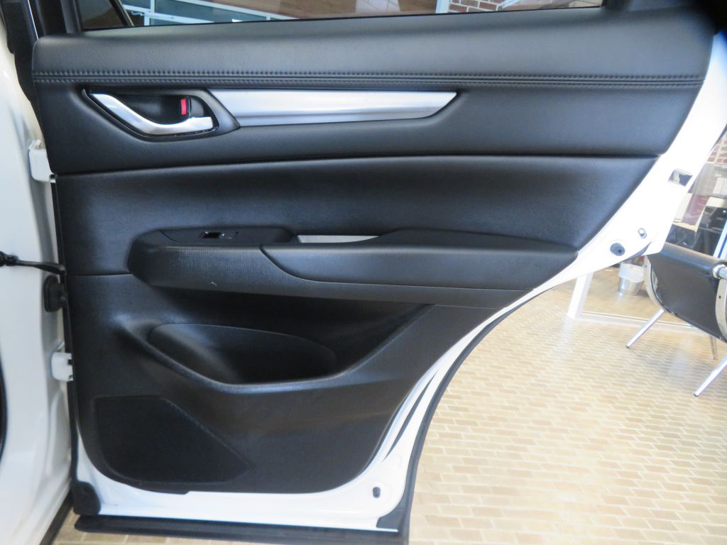 Photo 21 of this MAZDA CX-5