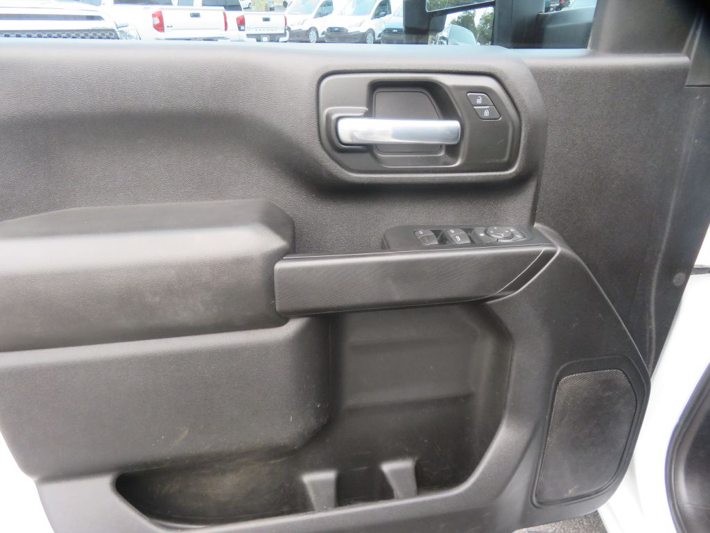 Photo 13 of this CHEVROLET SILVERADO 2500