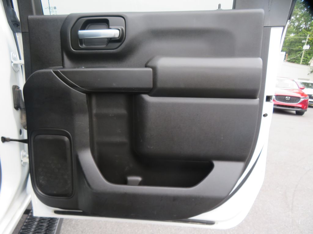 Photo 19 of this CHEVROLET SILVERADO 2500