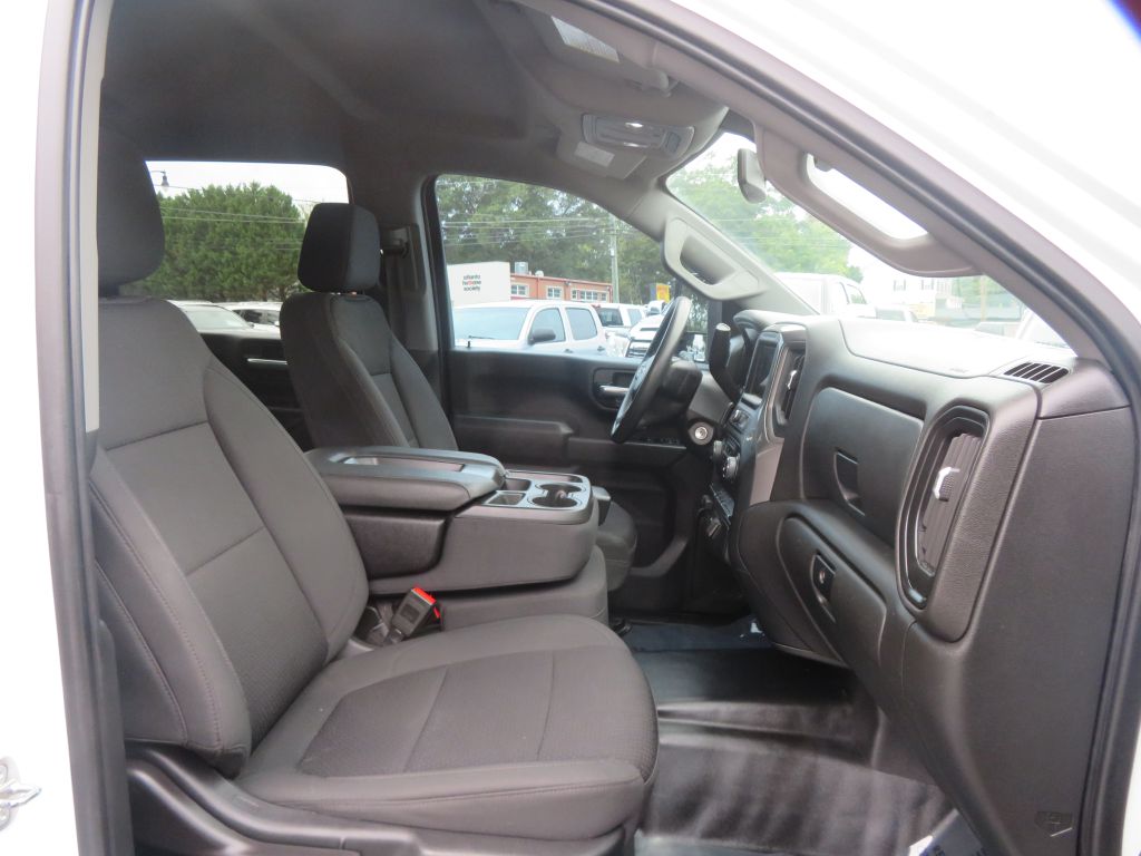 Photo 24 of this CHEVROLET SILVERADO 2500