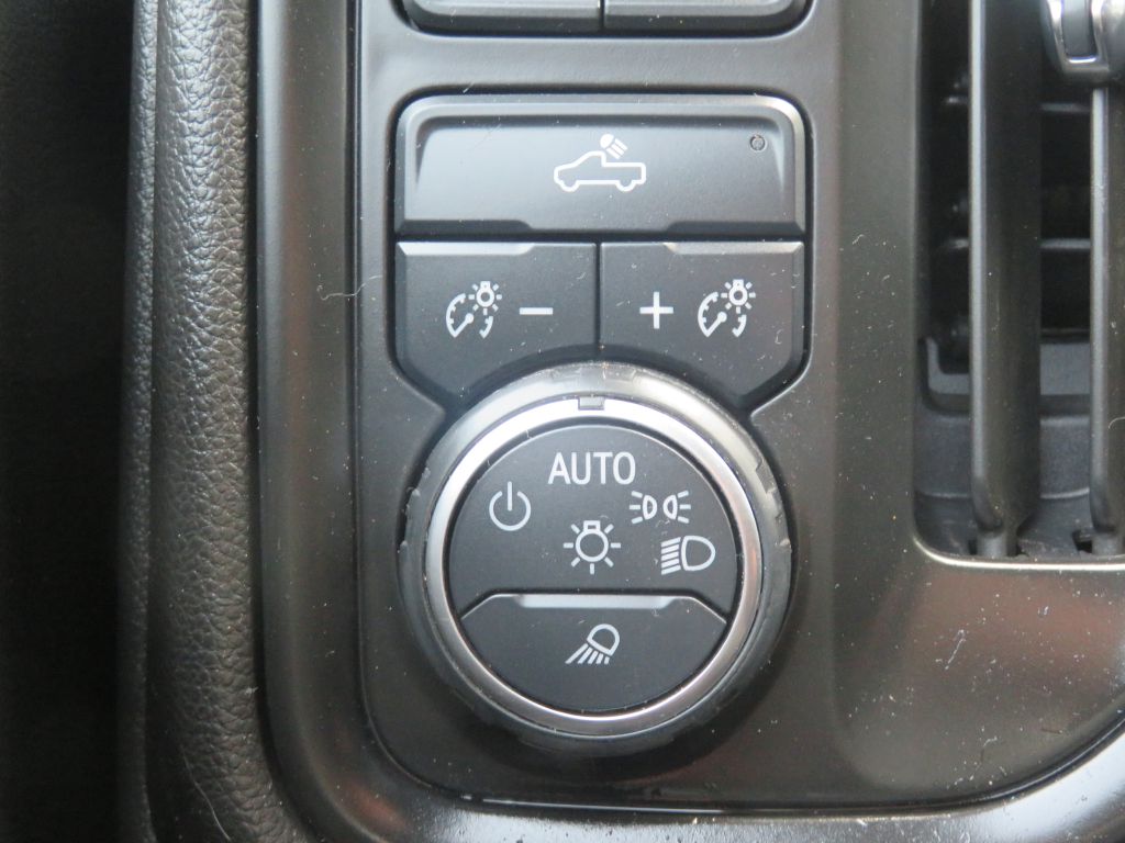 Photo 33 of this CHEVROLET SILVERADO 2500