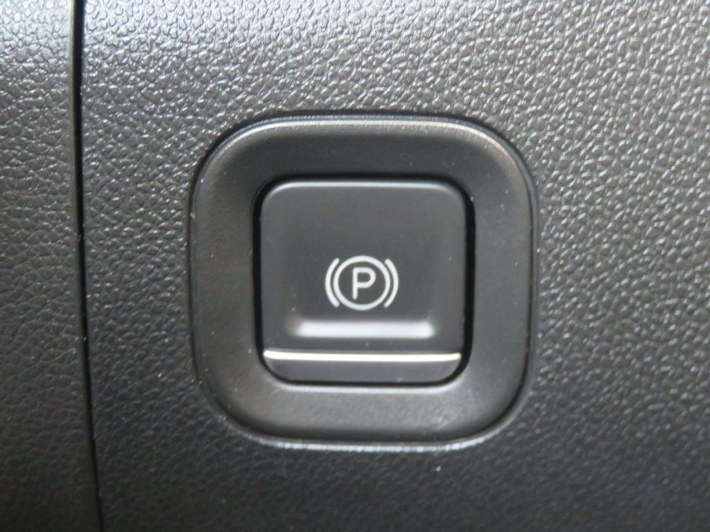 Photo 34 of this CHEVROLET SILVERADO 2500