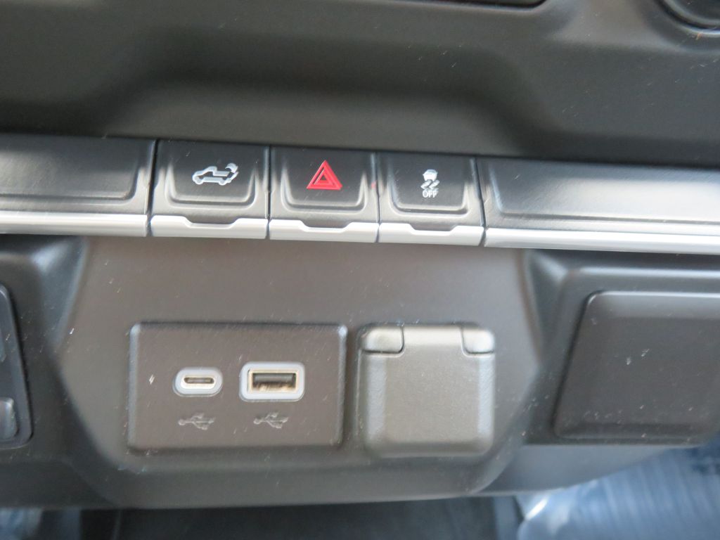 Photo 40 of this CHEVROLET SILVERADO 2500