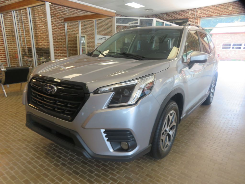 2023 SUBARU FORESTER