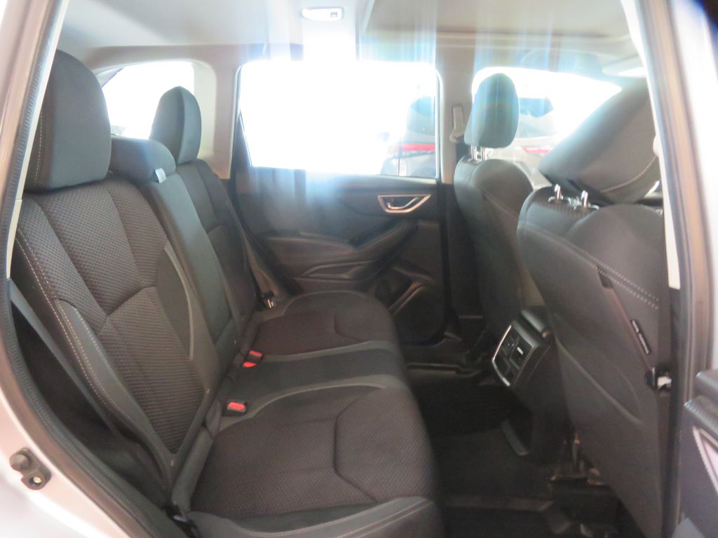 Photo 22 of this SUBARU FORESTER