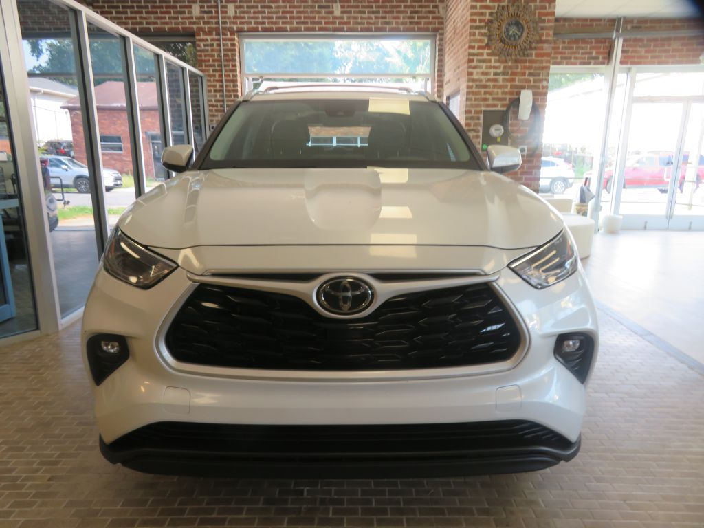 Photo 2 of this TOYOTA HIGHLANDER