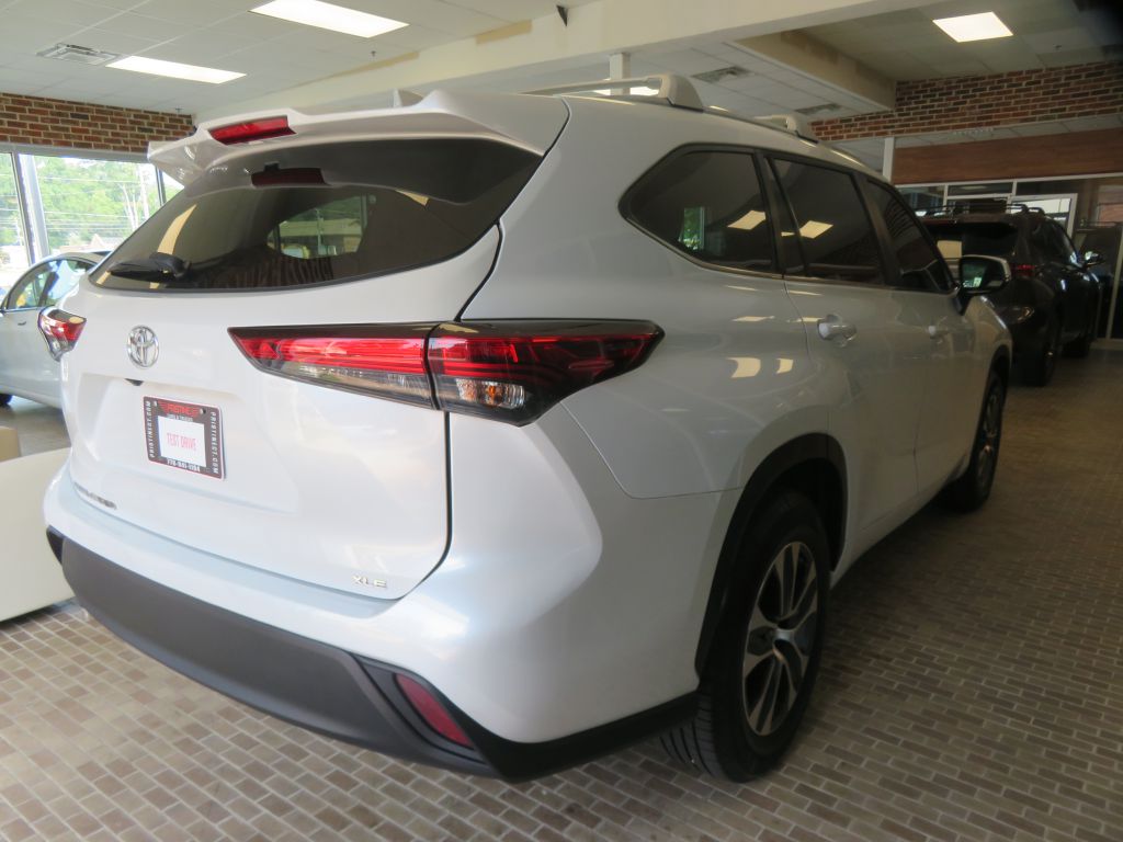 Photo 4 of this TOYOTA HIGHLANDER