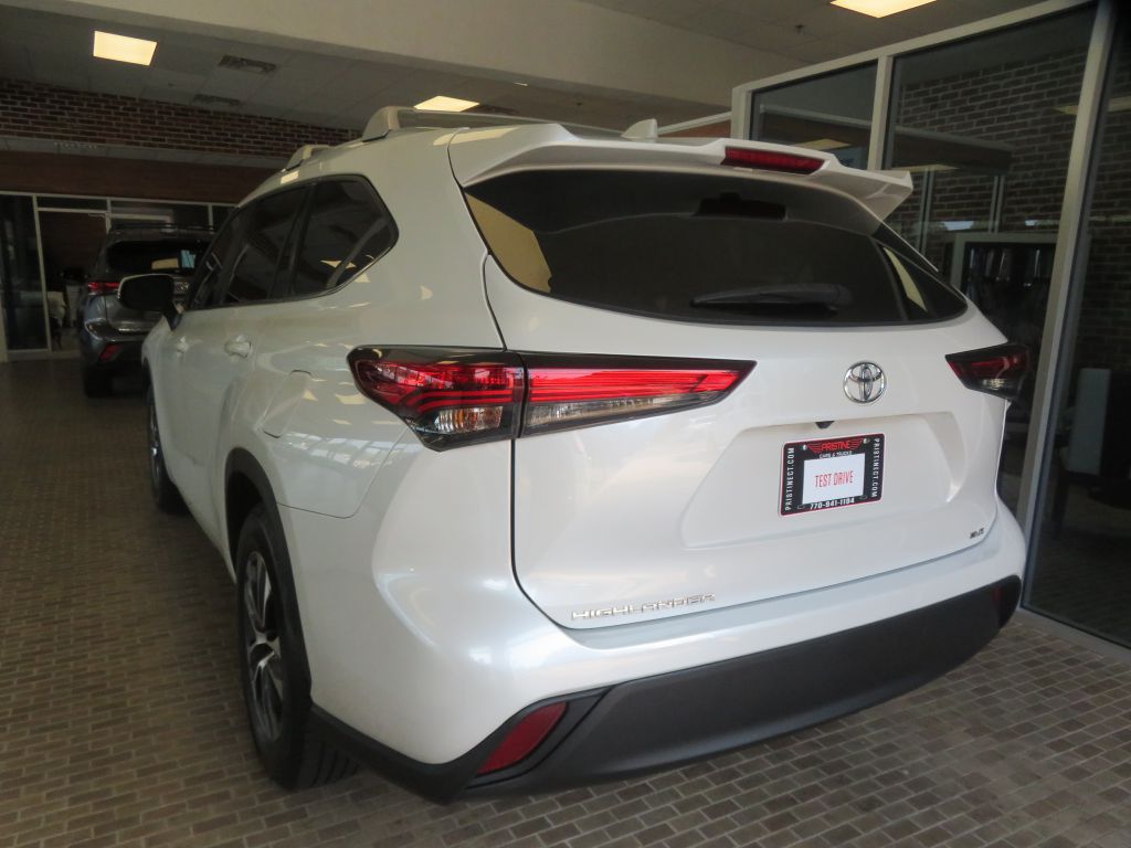 Photo 6 of this TOYOTA HIGHLANDER