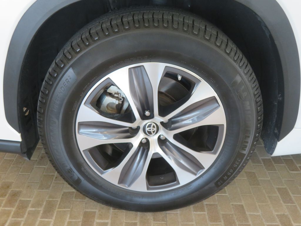 Photo 7 of this TOYOTA HIGHLANDER