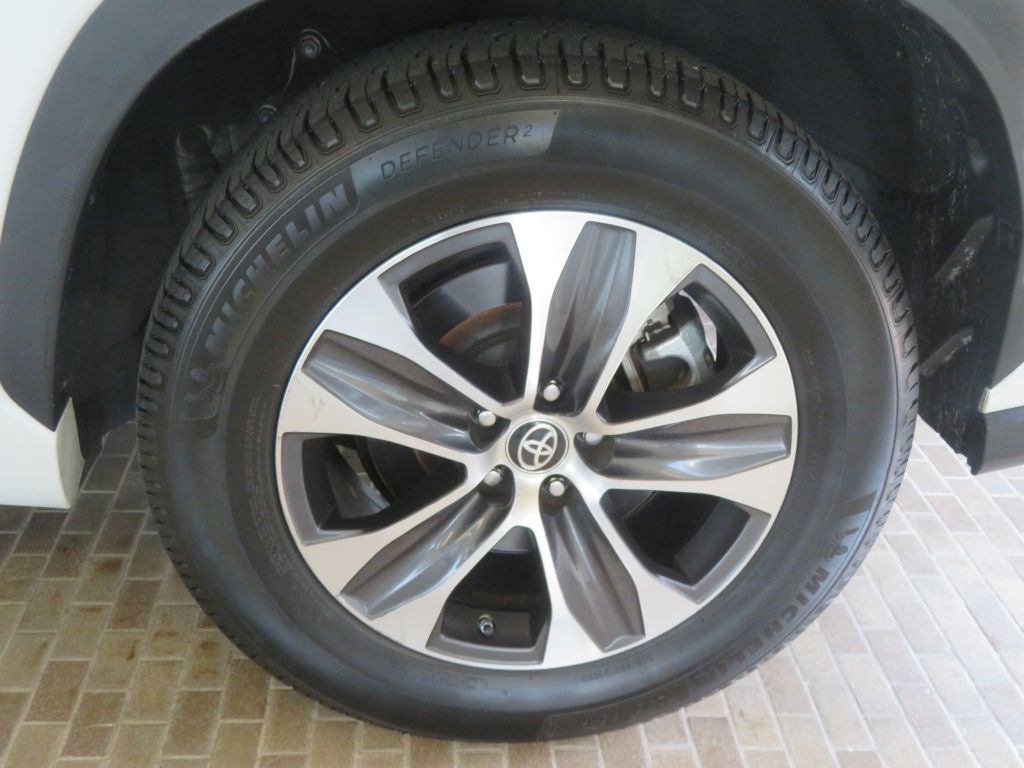 Photo 8 of this TOYOTA HIGHLANDER