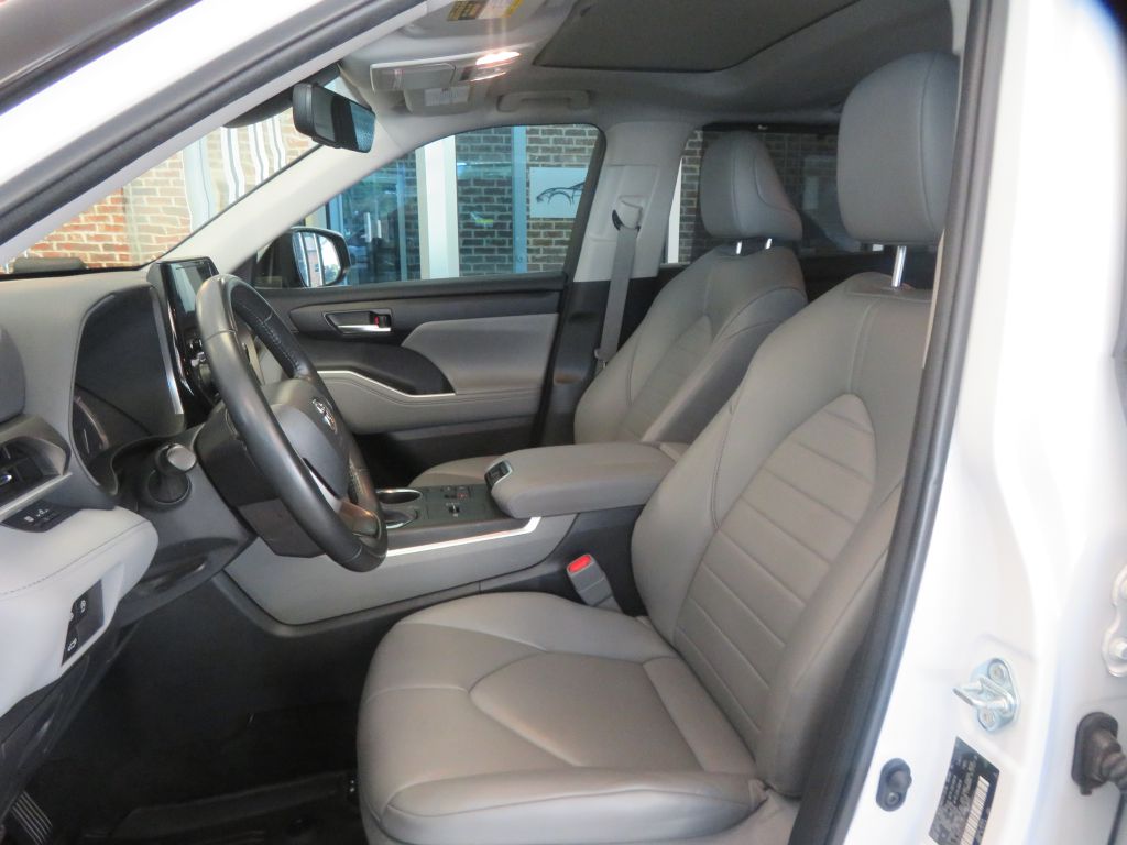 Photo 15 of this TOYOTA HIGHLANDER