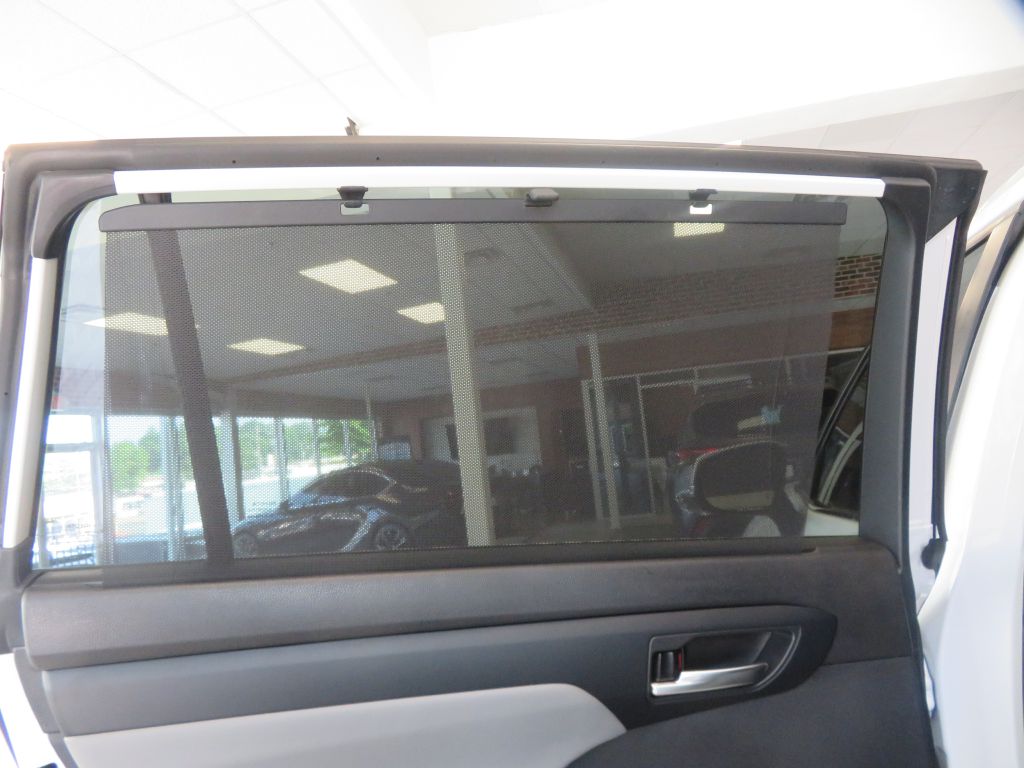 Photo 19 of this TOYOTA HIGHLANDER