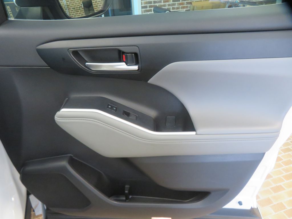 Photo 29 of this TOYOTA HIGHLANDER