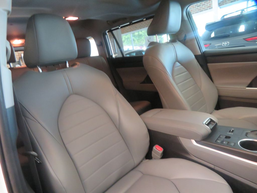 Photo 32 of this TOYOTA HIGHLANDER