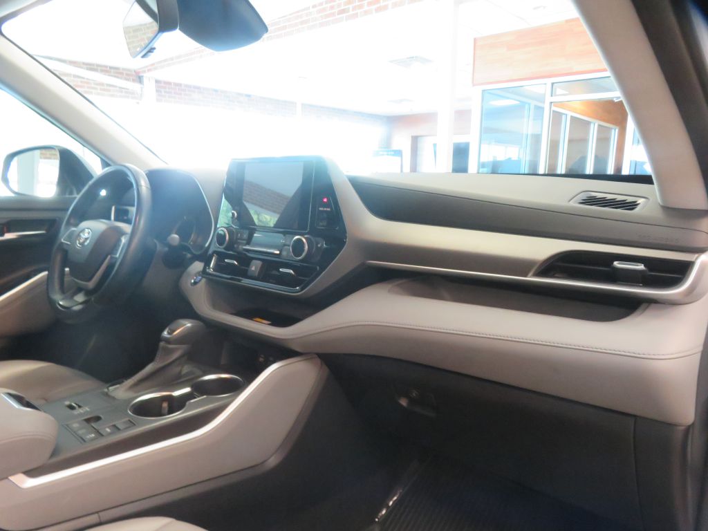Photo 33 of this TOYOTA HIGHLANDER