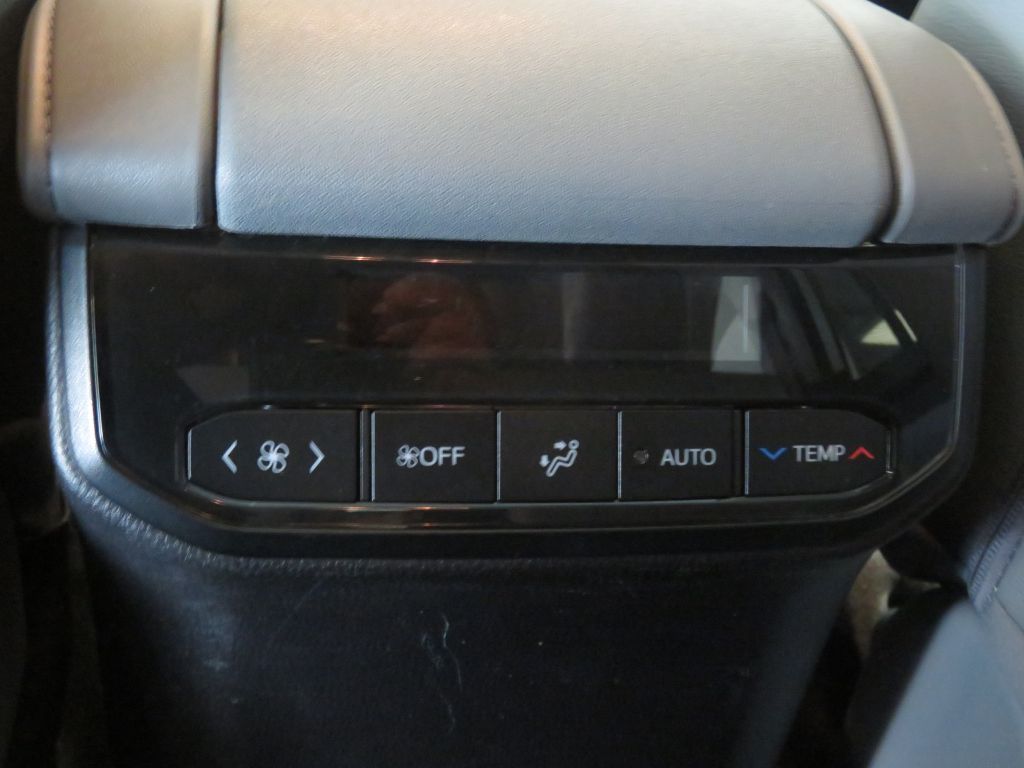 Photo 55 of this TOYOTA HIGHLANDER