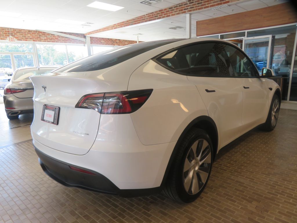 Photo 4 of this TESLA MODEL Y